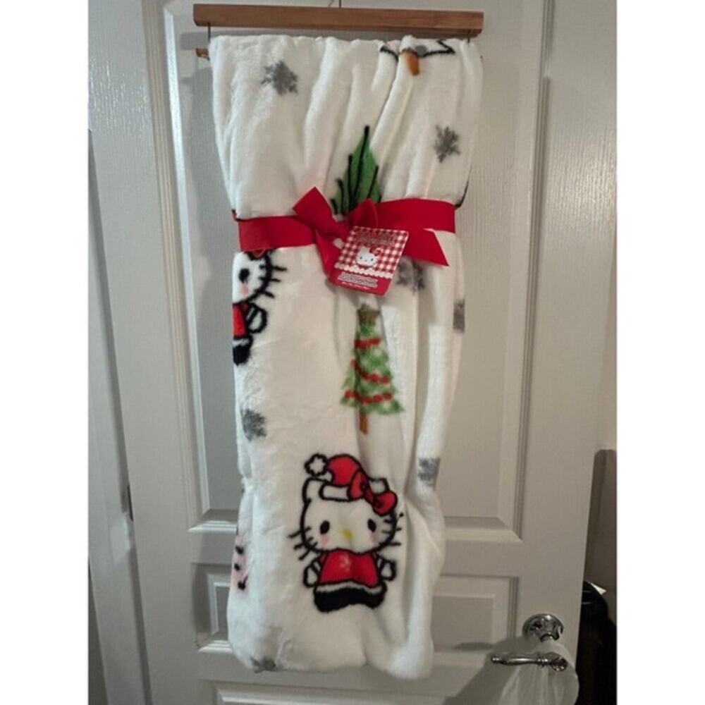 Hello Kitty faux fur christmas blanket
